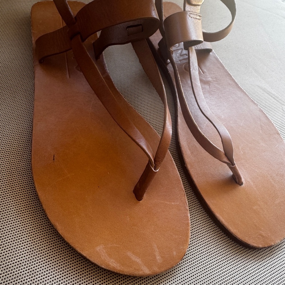 Antonio Melani Ledger Tan Leather Ankle Strap Thong Sandals Women Size 9.5 - Picture 3 of 11